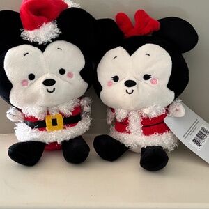Hallmark BETTER TOGHER HOLIDAY Mickey and Minnie Magnetic Plush. 8" tall NWT
